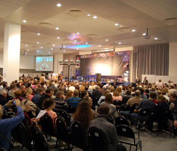 Николай Левашов проводит семинар-выступление в Москве в 2010 году